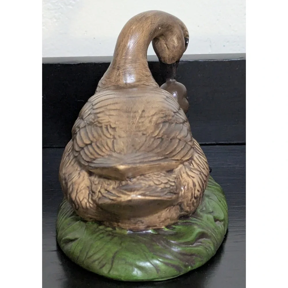 Vintage Atlantic Mold Ceramic Canadian Goose & Goslings Painted and‎ Signed A436